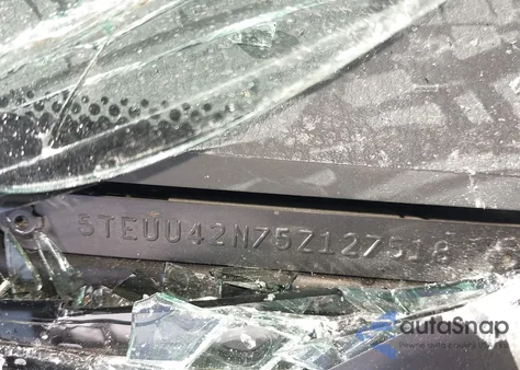 2005 Toyota Tacoma Base V6 из США, поврежденный, VIN 5TEUU42N75Z127518